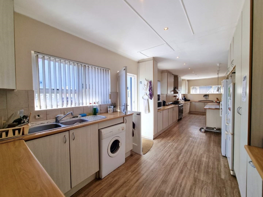 4 Bedroom Property for Sale in Westcliff Western Cape